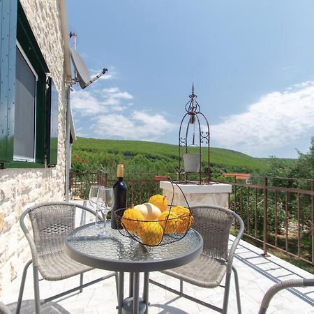 Awesome Home In Smokvica With Kitchen Zewnętrze zdjęcie