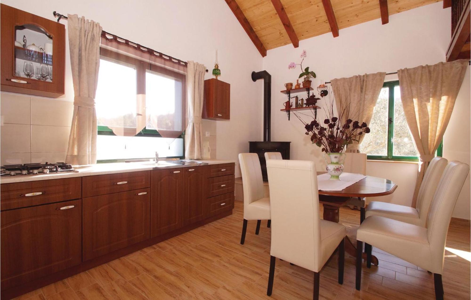 Awesome Home In Smokvica With Kitchen Zewnętrze zdjęcie