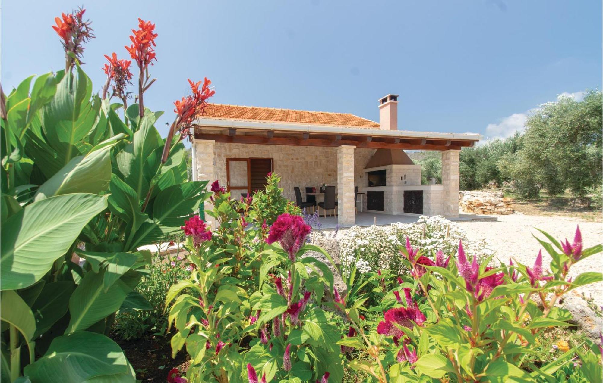 Awesome Home In Smokvica With Kitchen Zewnętrze zdjęcie