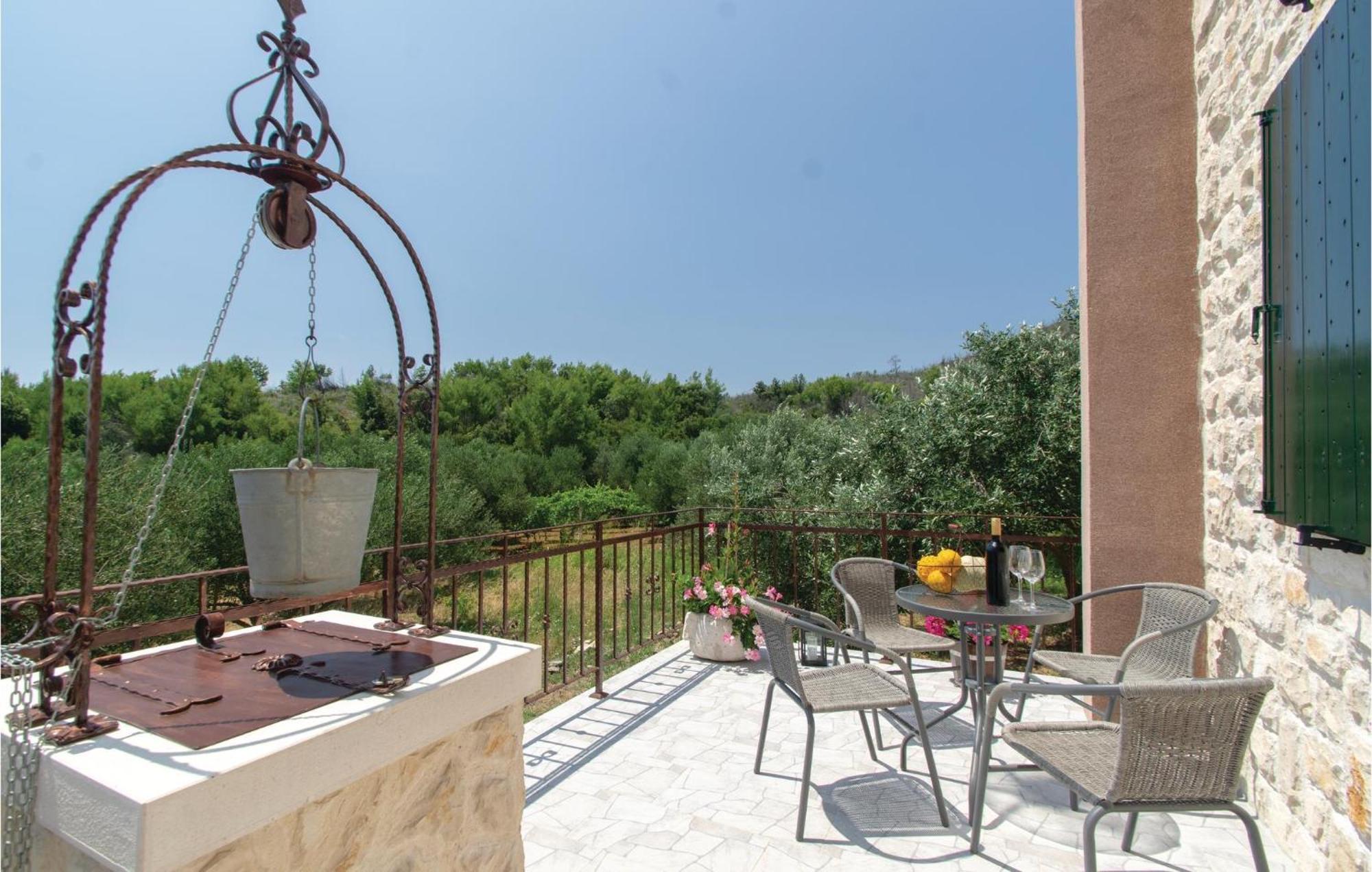 Awesome Home In Smokvica With Kitchen Zewnętrze zdjęcie