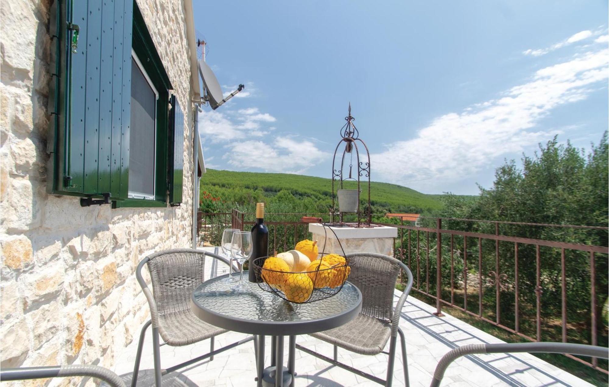 Awesome Home In Smokvica With Kitchen Zewnętrze zdjęcie