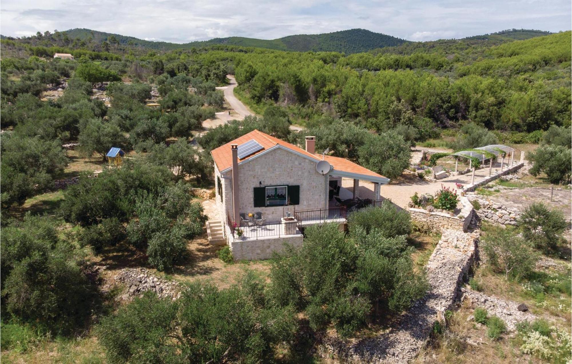 Awesome Home In Smokvica With Kitchen Zewnętrze zdjęcie